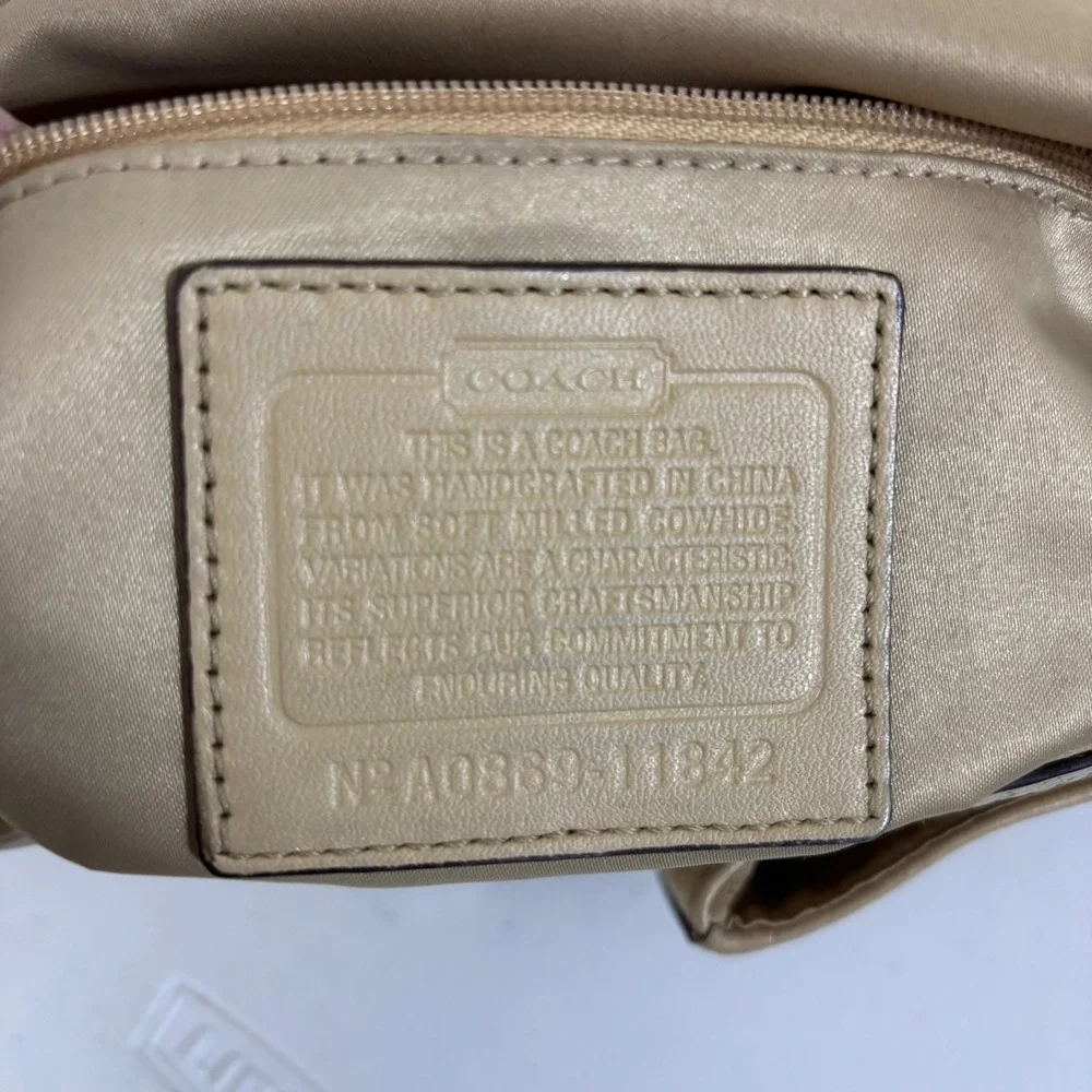 Vtg Coach Soho Beige Pebble Leather Double Pocket Flap Shoulder Bag Buckle 11842 - Picture 8 of 13